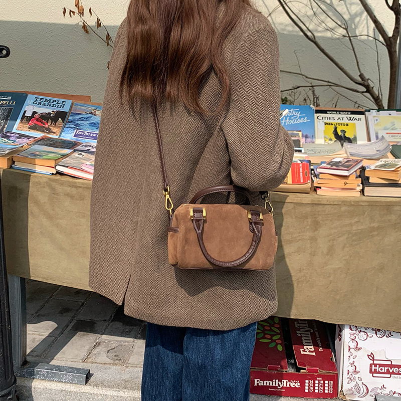 Korean version of autumn and winter new retro suede versatile shoulder diagonal span small bag, Boston portable women's bag pillow bag_voghion.com