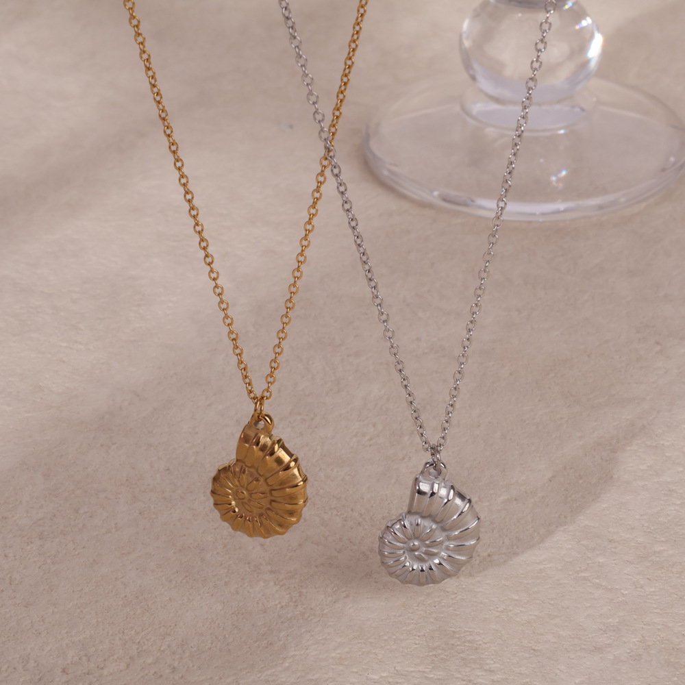 Holiday, Daily Occasion Wholesale Jewelry Simple Style Conch Titanium Steel Plating Cable Chain Pendant Necklace