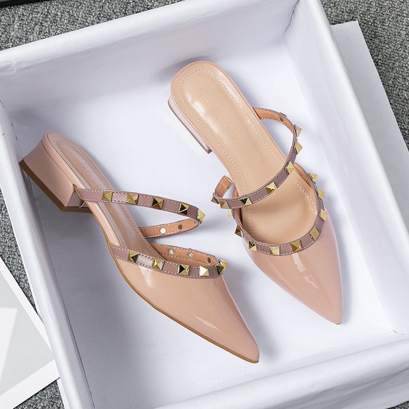 Remaches puntiagudos zapatos de tacones gruesos para mujeres verano 2026 nuevas sandalias con hebilla en el hogar zapatos casuales image 2