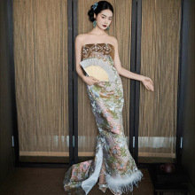 新中式晨袍女新娘婚礼服高级感轻奢小众晨袍敬酒服羽毛抹胸连衣裙