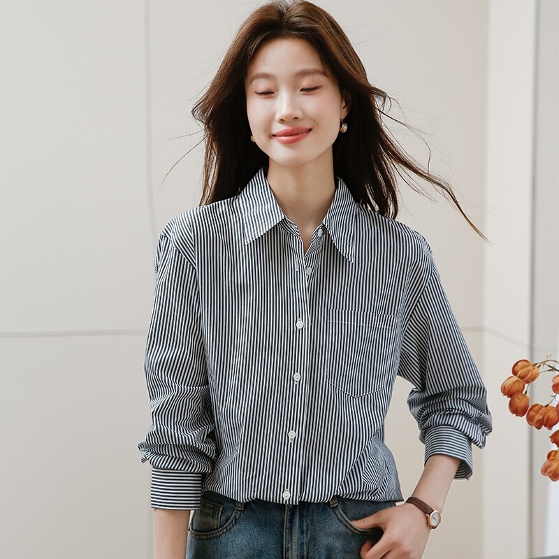 2026 Spring Fashion Striped Shirt New Women's Shirt with Slightly Dropped Shoulders, Single-Button Turn-Down Collar, Elegant Casual Top 2026 Spring Fashion Striped Shirt New Women's Shirt with Slightly Dropped Shoulders, Single-Button Turn-Down Collar, Elegant Casual Top