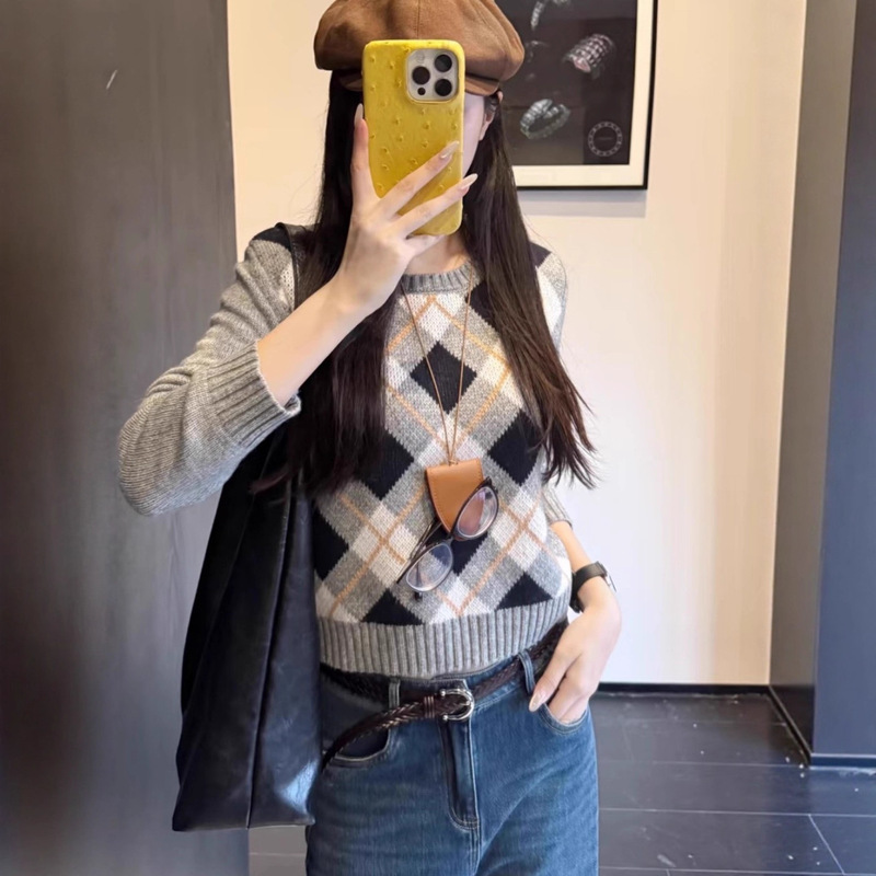 2025 Autumn New Style Retro Scottish College Style Contrast Color Diamond Embroidery Sweater Cardigan for Women