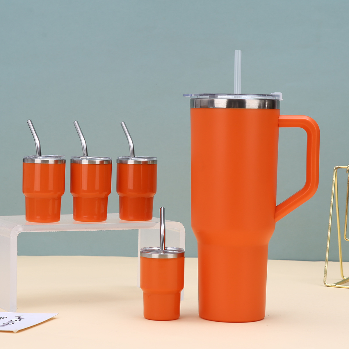 Nuevo conjunto de cinco piezas de acero exterior de plástico 40oz taza de hielo de gran capacidad taza de paja de color sólido taza de mango portátil