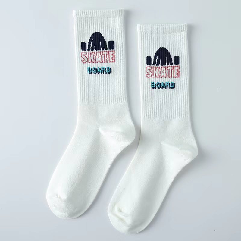 Calcetines de mujer Primavera y otoño Calcetines de media pierna de moda versátil estilo punk casual que absorbe el sudor baloncesto de la calle Deportes medias de los hombres