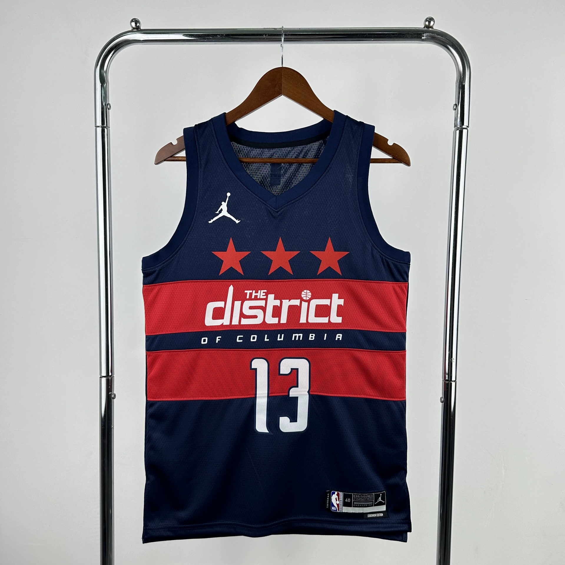 Двадцать четвертый сезон Wizards City Edition № 33 Кармa Kuzma № 13 Poole № 8 Avdija 4 Джерси Вестброк