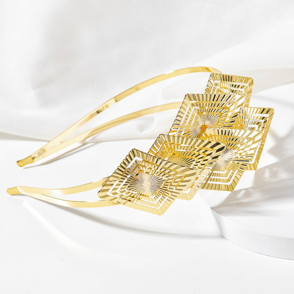 Europeo y americano personalizado hoja diadema hueco barroco doble capa hoja diadema flor metal accesorios para el cabello cabeza hebilla al por mayor