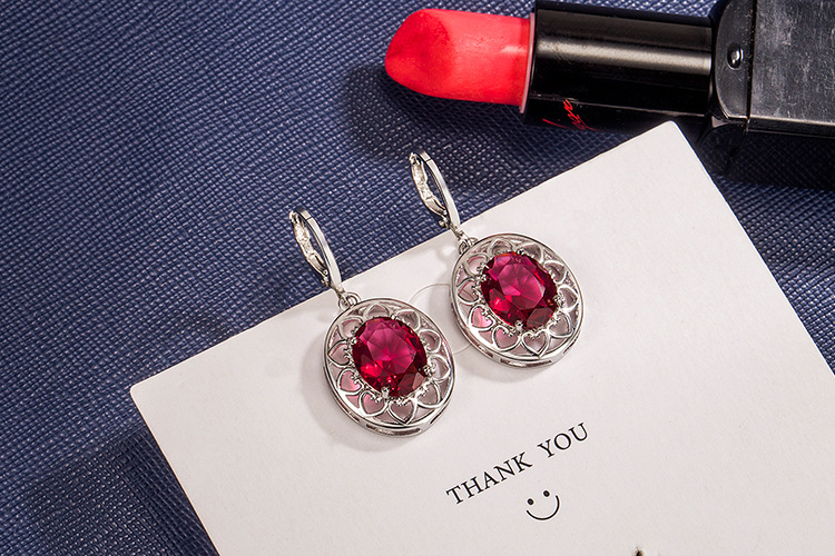 fashion hollow emerald diamond rose red crystal earrings femalepicture3