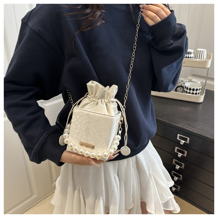 Borsa a secchiello con perle donna borsa a tracolla elegante_voghion.com