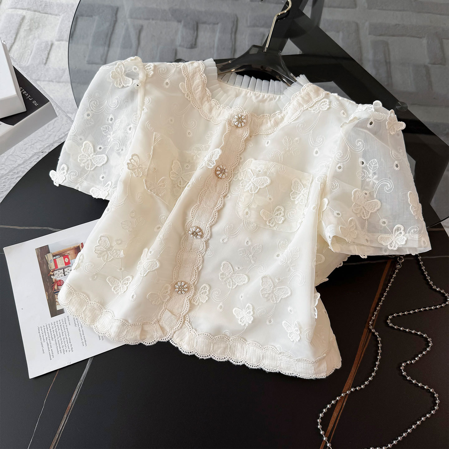 Vêtements pour femmes, petit style, tempérament, costume féminin, nouveau design d'été, haut brodé en jacquard, short à jambes larges, costume deux pièces_voghion.com