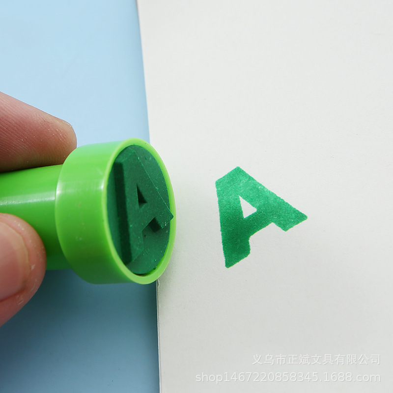 26 letras y números niños de juguete sello traje color grifo agua sello