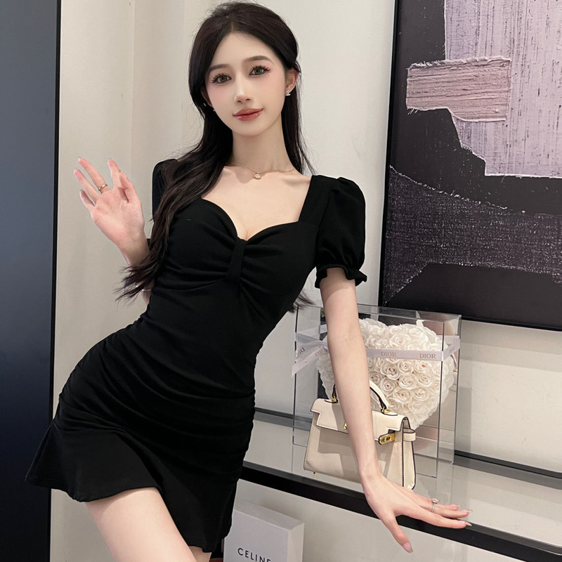 Sexy V-neck Low-cut Puff Sleeve dress Women's 2025 Elegant Ruffled Belly-covering Slimming Hip Skirt Sexy V-neck Low-cut Puff Sleeve dress Women's 2025 Elegant Ruffled Belly-covering Slimming Hip Skirt