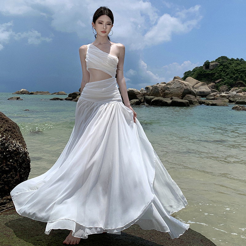 Pure Lust Hottie Slanted Shoulders, Exposed Waist, Atmospheric Holiday Super Fairy Romantic Dress with Large Hem, White Long Skirt with High-End Feel