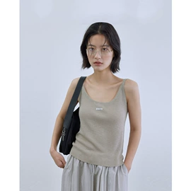女式衬衫;女式针织衫;休闲裤