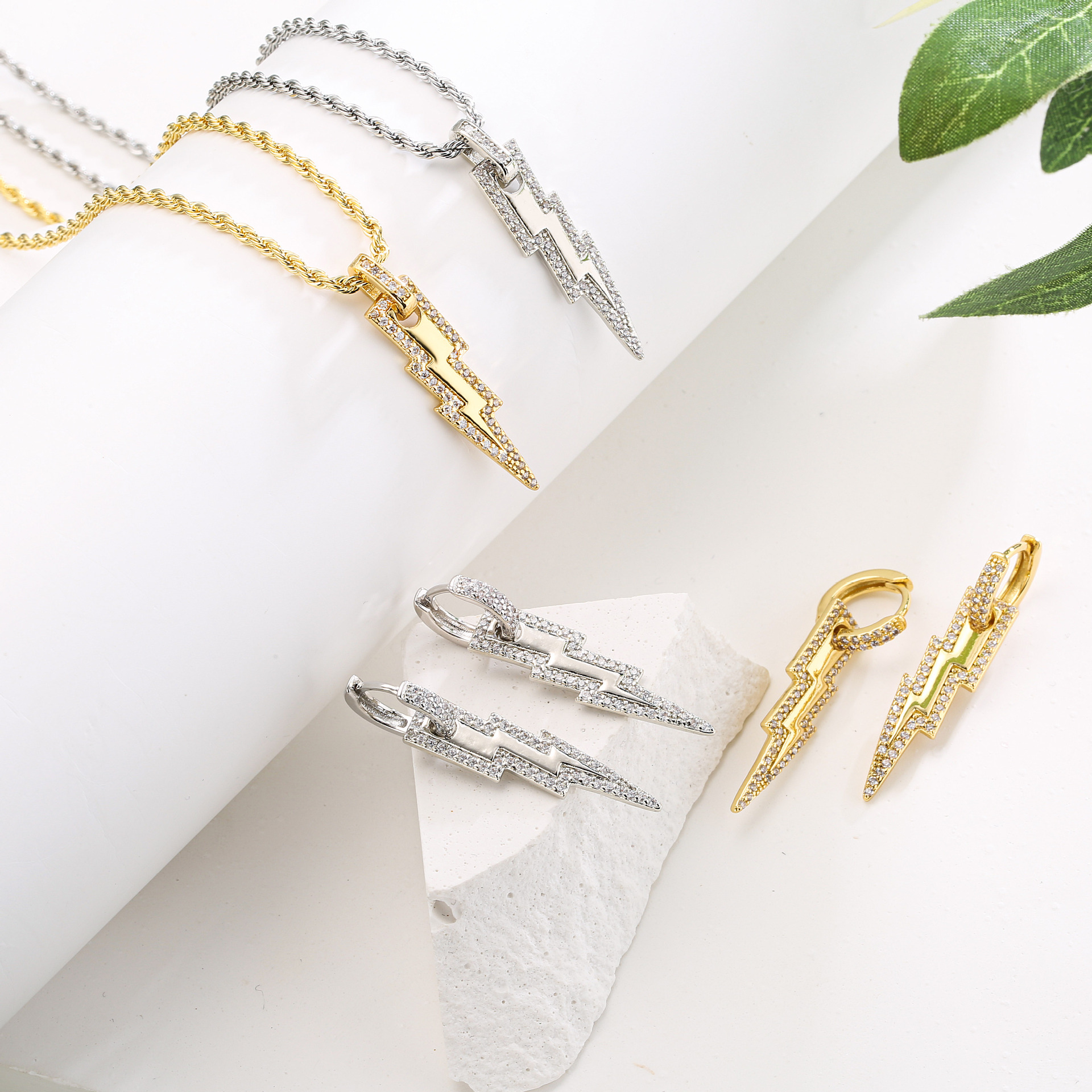 8g Weight 0.03µm Gold Plating Thickness Copper Fashion Geometric Lightning Artificial Gemstones Earrings Necklace