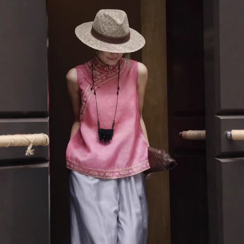 New Chinese-Style National Style Heavy Embroidery Light Luxury Rayon Jacquard Women's Vest with Retro Design