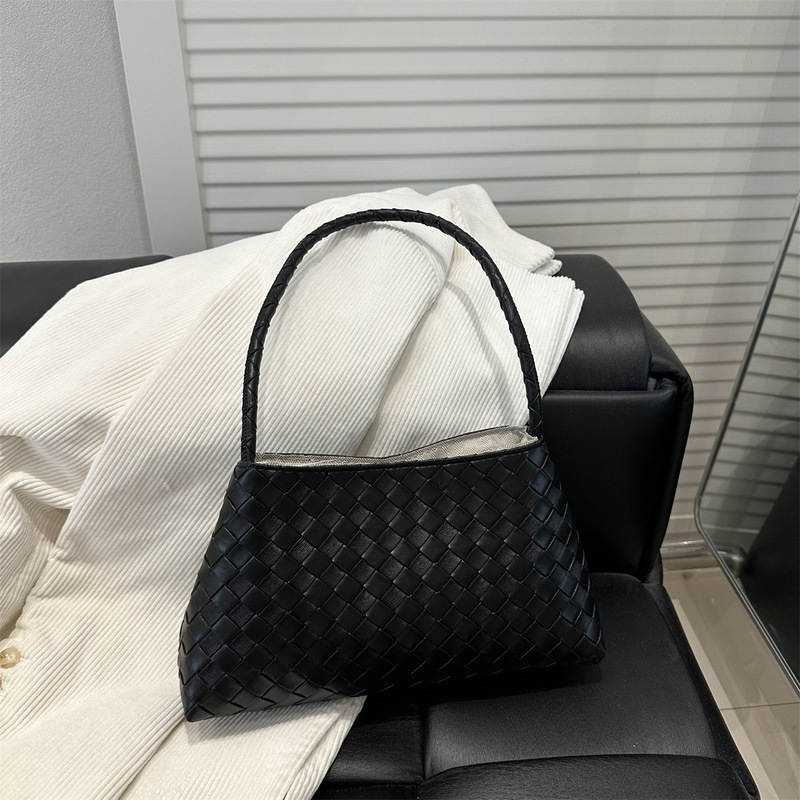 New Women's Woven Underarm Bag 2025 Simple High-End Fashion Versatile Retro Handbag Shoulder Bag