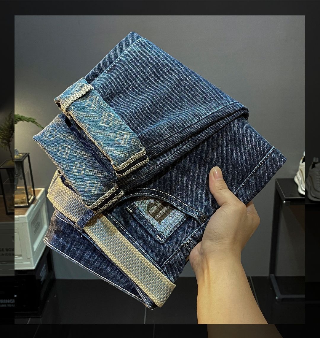 High end light luxury brand fitting jeans for men with slim fit and small feet, Korean version trendy loose straight leg_voghion.com