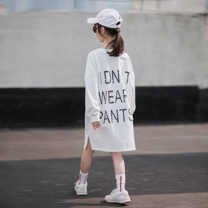 Vestido de invierno para niñas 2023 nuevos niños estilo occidental manga larga ropa de otoño para niños medianos y grandes falda de suéter engrosado con forro polar