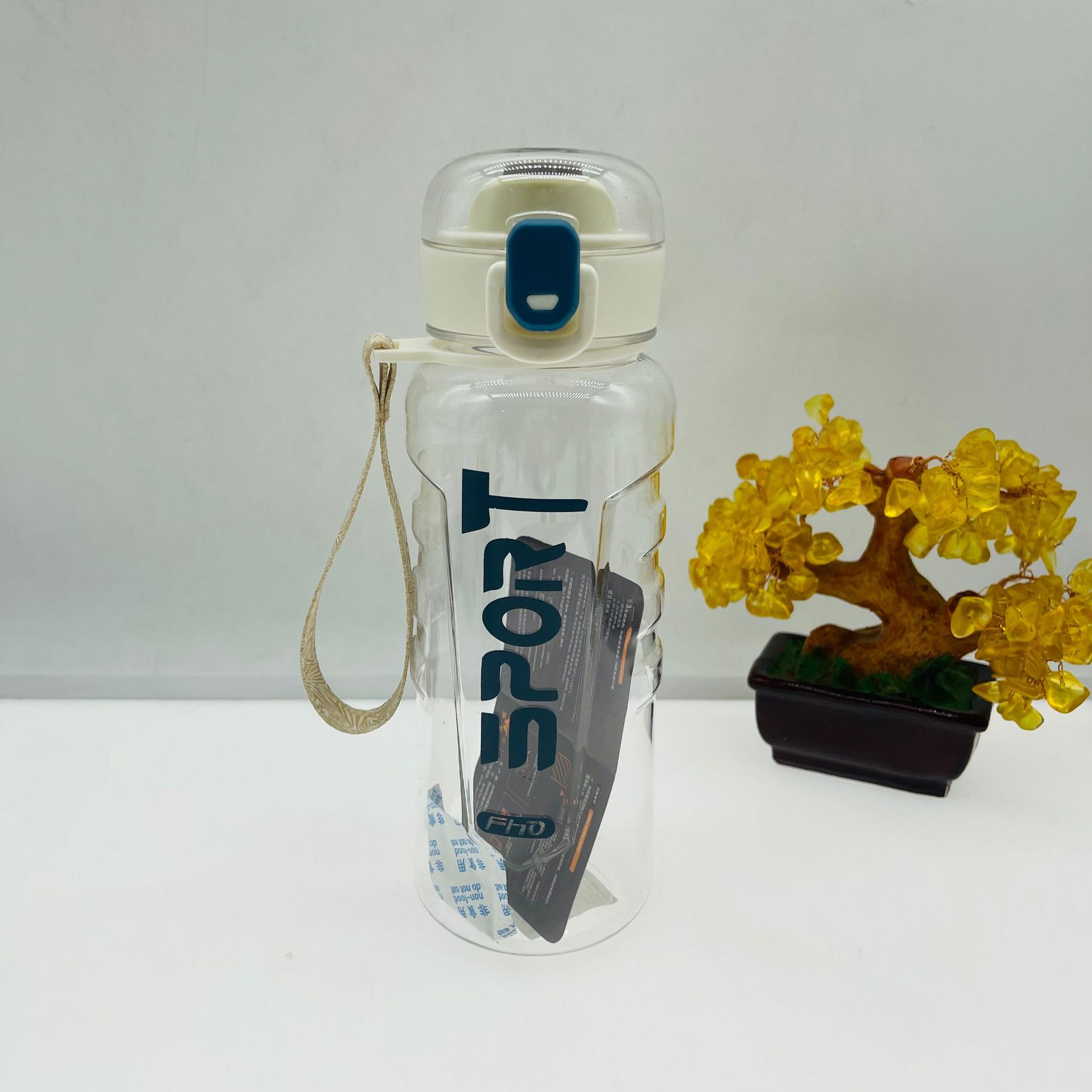 Yichang 8701 nuevos deportes taza portátil taza de plástico rebotando cubierta deportes conveniente L plástico estudiante taza de agua portátil