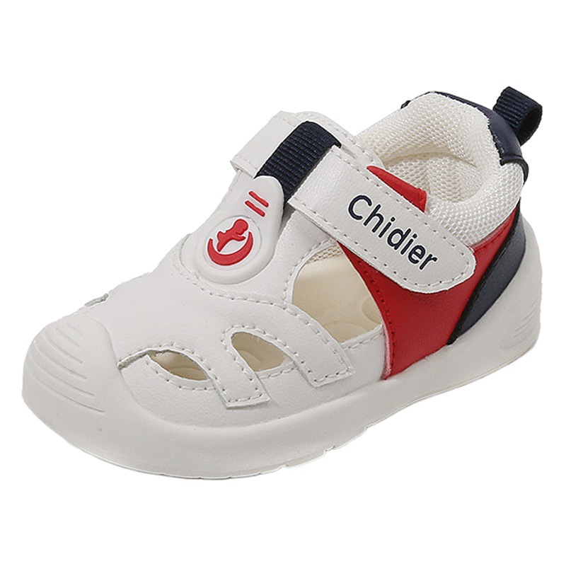 Deportes de los niños medias sandalias de verano nuevos niños y niñas superficie de cuero hueco zapatos de bebé cabeza bolsa zapatos de playa inferior suave todo partido