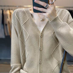 ボールが起きない100% 綿のカーディガン女性vネックのゆったりしたショートコートのニット春と秋の長袖の気質の軽い熟したセーター