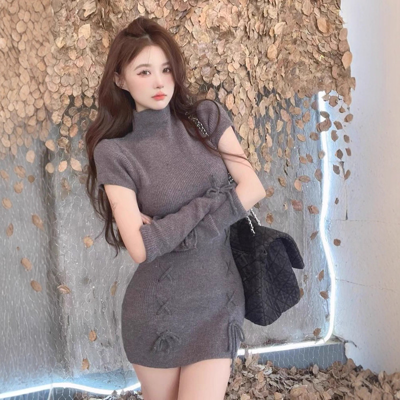 2025 New Autumn and Winter Knitted Sleeve Dress for Women, Waist Slimming Look, Sexy Pure Lust Style Hip-Hugging Little Black Dress 2025 New Autumn and Winter Knitted Sleeve Dress for Women, Waist Slimming Look, Sexy Pure Lust Style Hip-Hugging Little Black Dress