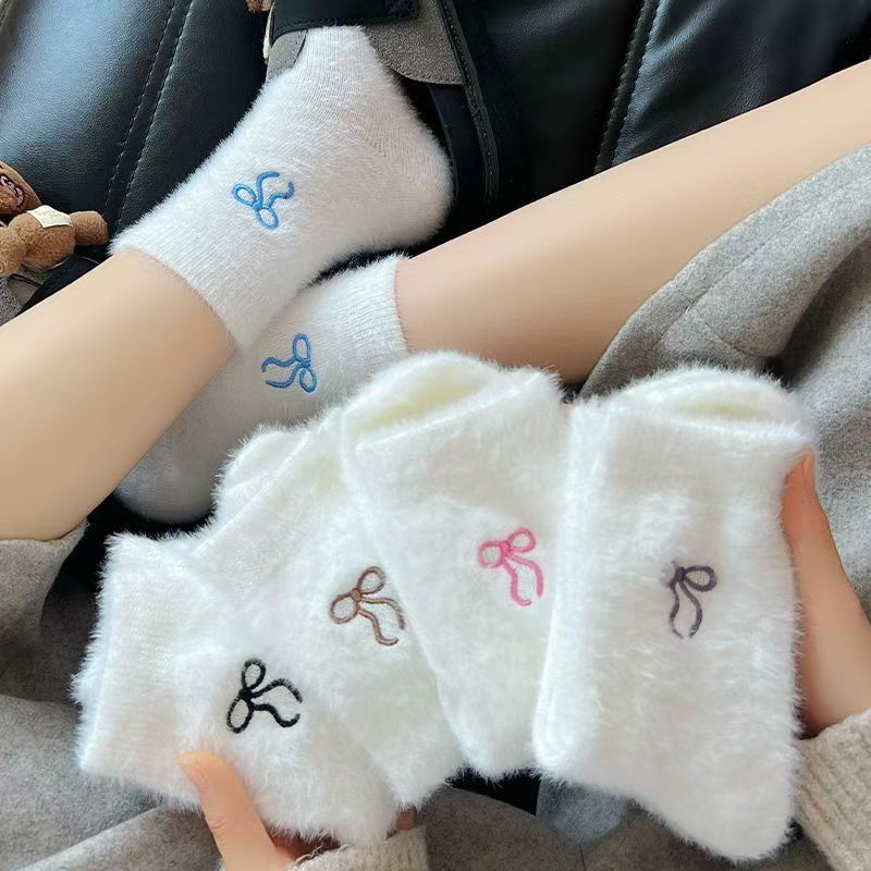 Pareja de invierno forrada de lana engrosada a prueba de frío Toalla de mujer caliente inferior Terry calcetines Zhuji suministro de fábrica al por mayor calcetines de hombre