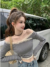 {92人棉8氨纶}  纯欲甜辣一字肩条纹蕾丝边修身性感露肩短款上衣