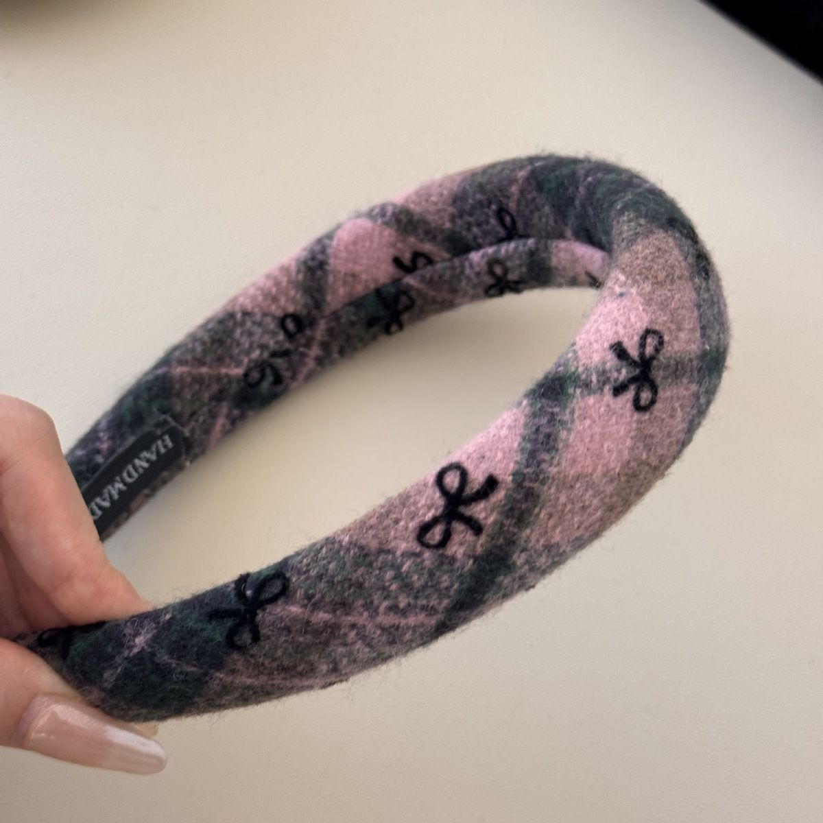 Lazo rosa y aro para el cabello