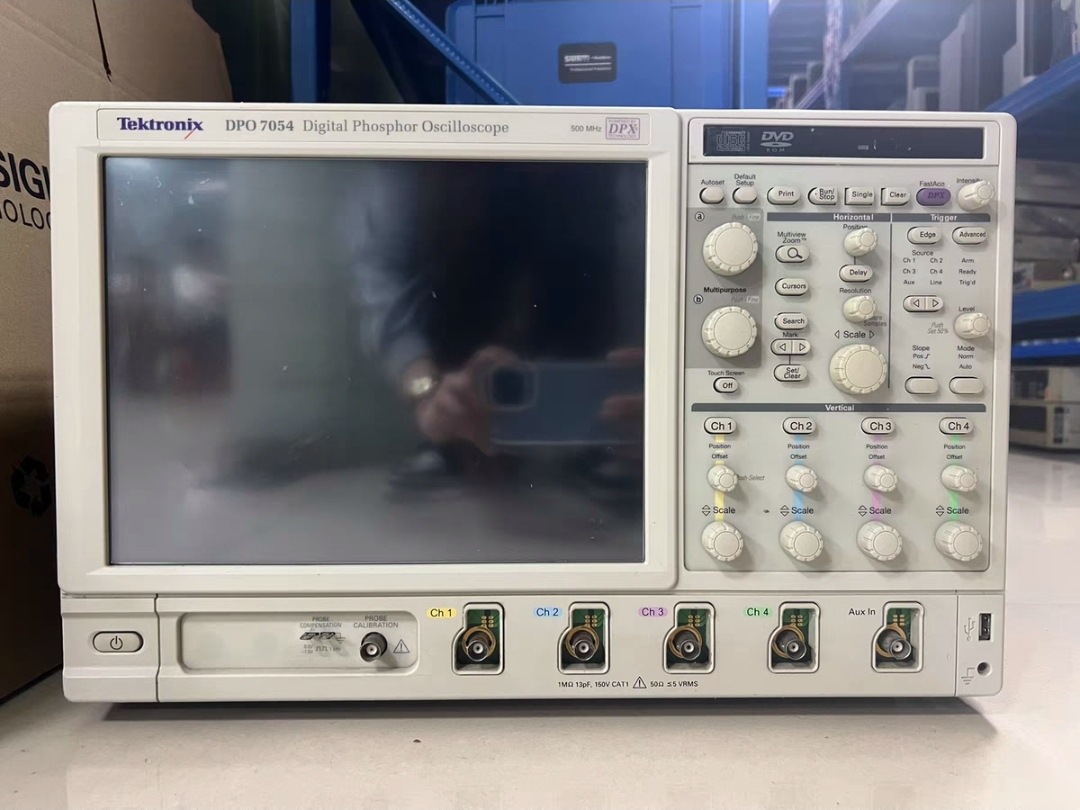 美国Tektronix泰克DPO7054 数字荧光示波器通用电子测试 现货包邮