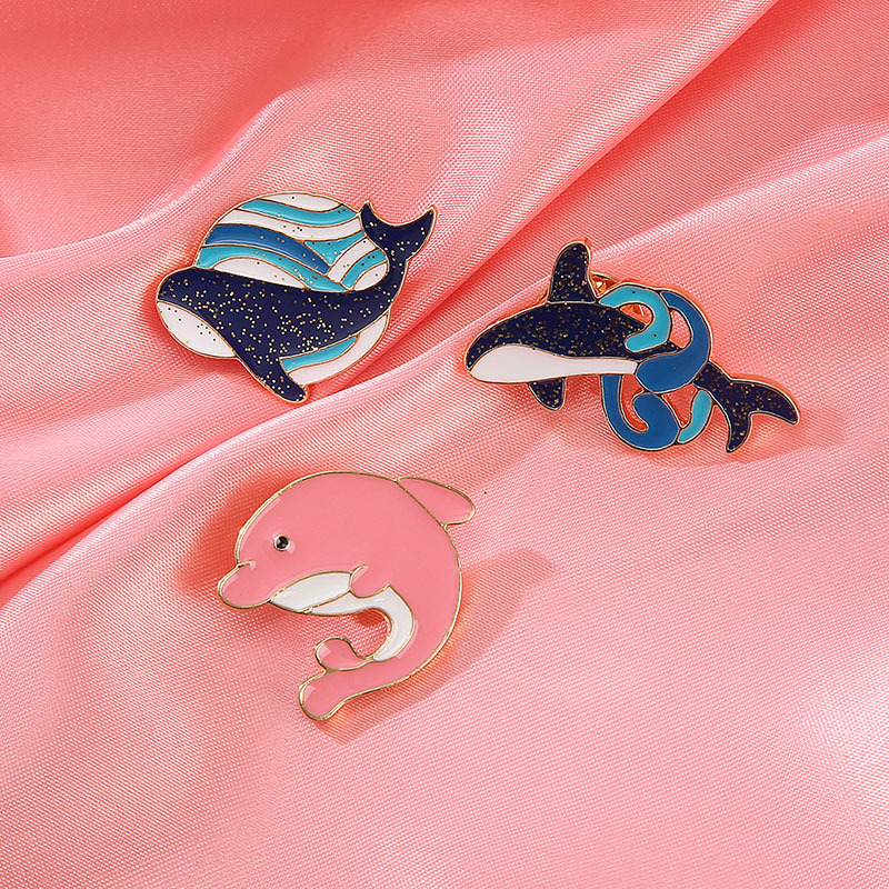 イルカクジラブローチ海洋動物バッジ漫画かわいいかばん服装飾アイデア学生カップル個性