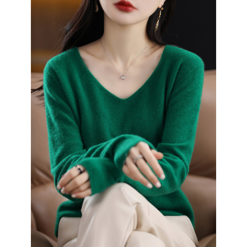 100% Pure Wool V-Neck Seamless Sweater, Loose-Fitting Base Layer Wool Sweater for Women, Slimming Inner Knitwear