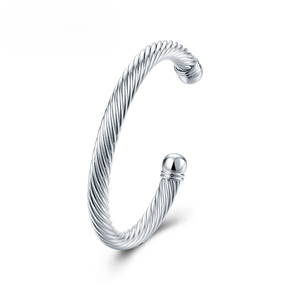fashionable women's bracelet