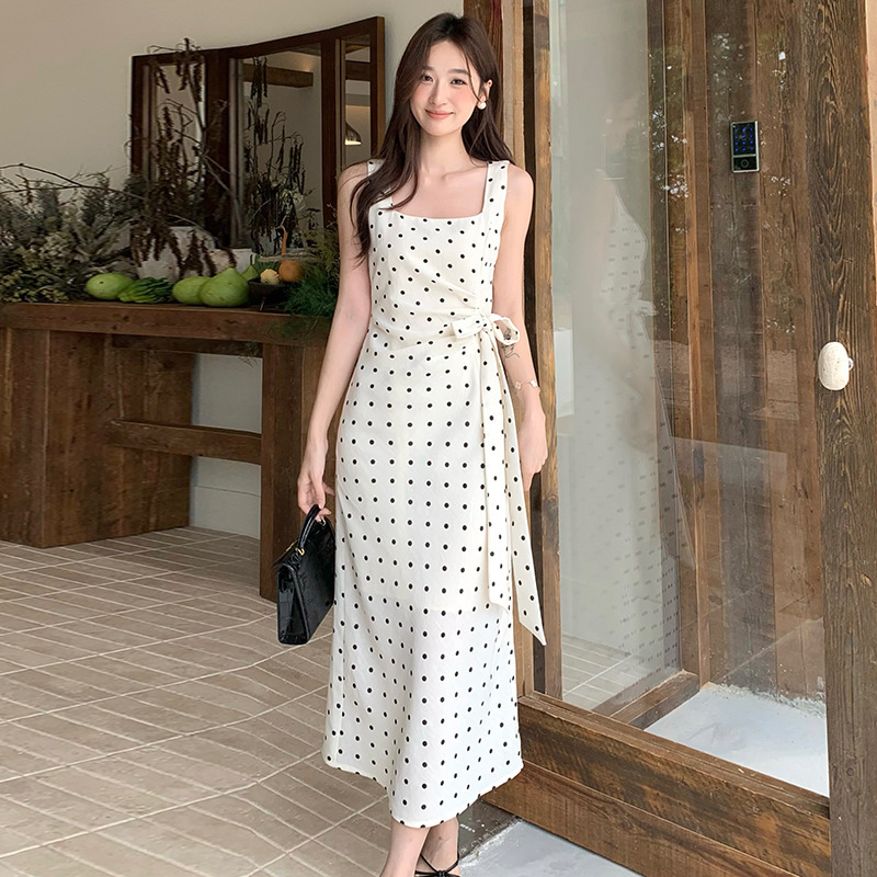 Xiu Xixi 2026 Summer French High-Waisted Elegant Tie Polka Dot Vest Dress Pure Desire Dress for Women 68649