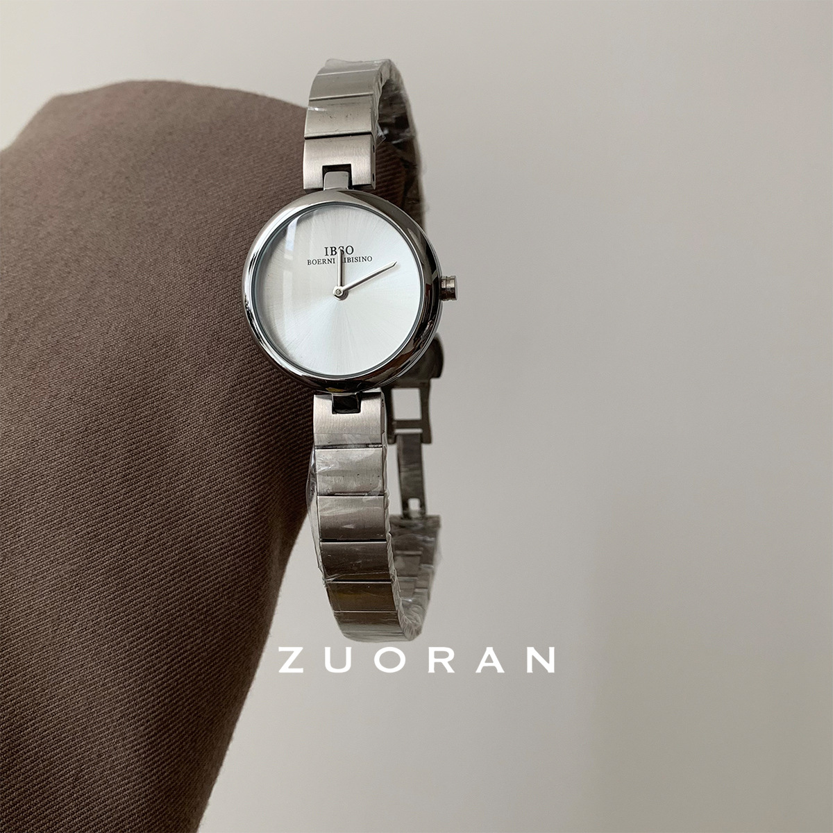 Ceas de damă argintiu cu mecanism quartz stil minimalist_voghion.com