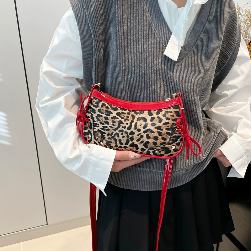 Shoulder bag retro small with bow, leopard-pattern panel, faux-leather trim, 23.5×5×13 cm