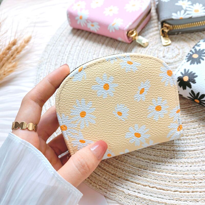 Summer New Style Small Fresh Daisy Coin Card Holder, Simple and Versatile, Multiple Card Slots, Large Capacity Coin Card Slots Summer New Style Small Fresh Daisy Coin Card Holder, Simple and Versatile, Multiple Card Slots, Large Capacity Coin Card Slots