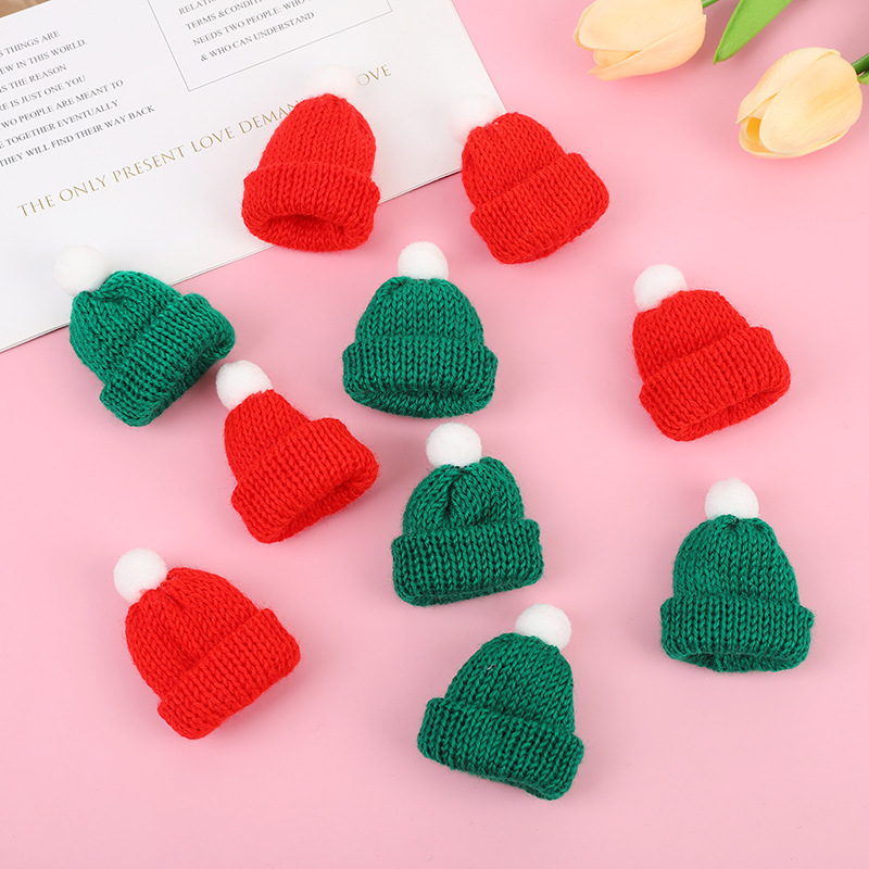 Mini Bufanda y Gorro Navideños de Lana para Muñecas y Decoración image 6