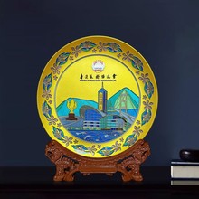 百福十年厂家香港城市风光文旅纪念盘晶雕企业文化手绘玻璃摆盘