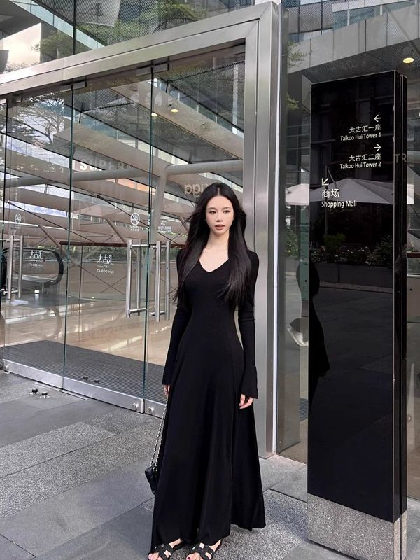 法式针织配大衣连衣裙子2025新款女秋冬季设计感气质收腰掐腰长裙|undefined