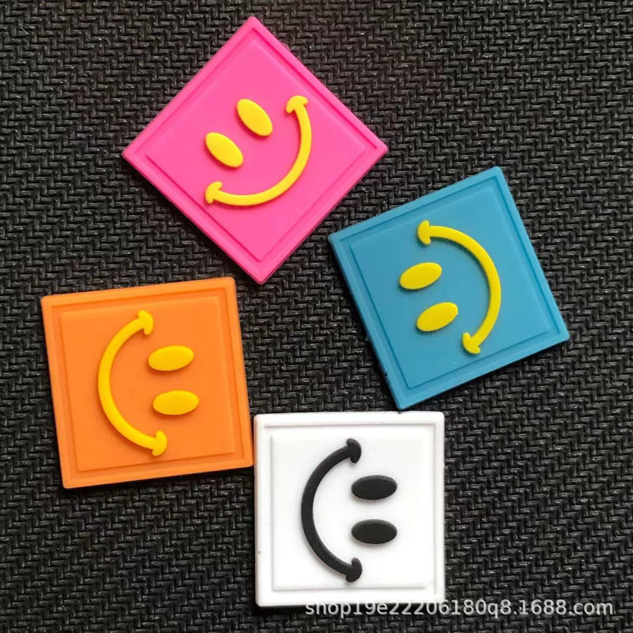 PVC软胶滴塑标胶章定 制 服装箱包鞋帽彩色橡胶标