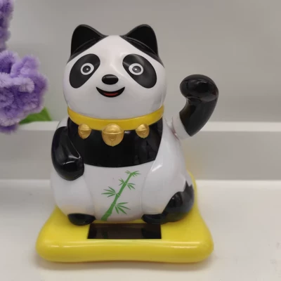 Car ornaments – Xióngmāo Powered Shaking Head