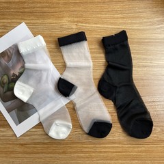 Ultra-thin black and white solid-color summer short socks, minimalist Japanese-style versatile women's socks—breathable and fashionably crafted from glass-like silk.