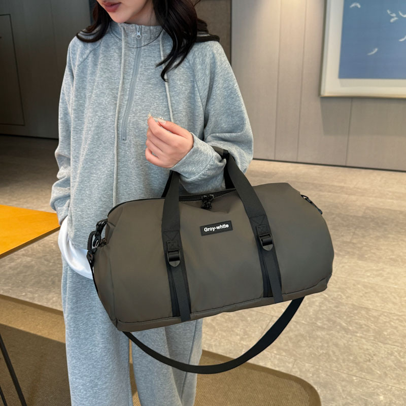 Travel Bag, Large Capacity, High-End Fitness Bag, Trendy and Cool Hip-Hop Shoulder Bag, Swimming Vacation Portable Crossbody Storage Bag