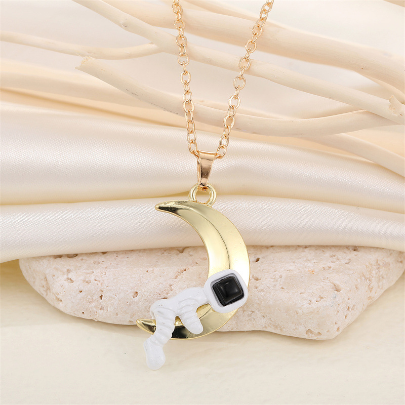 Koreau0027s new creative cute star moon astronaut necklace