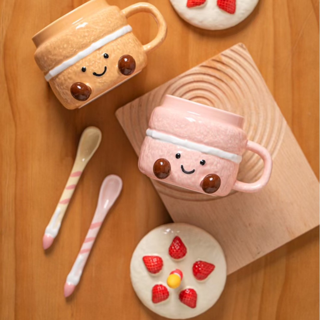 Nuevos productos creativos lindos regalos de cumpleaños pastel taza de regalo de mano relieve de alto valor de la cara taza de café de cerámica transfronteriza