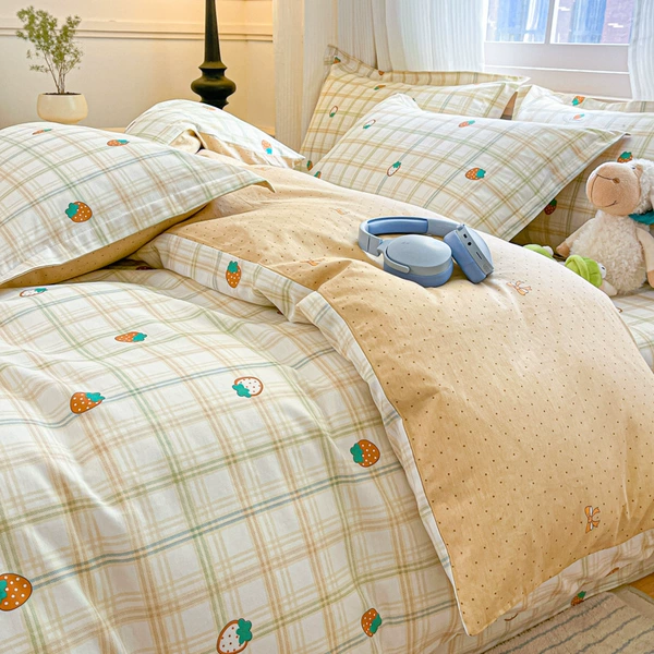 Plaid Strawberry [100 cotton skin-friendly sleeping naked]