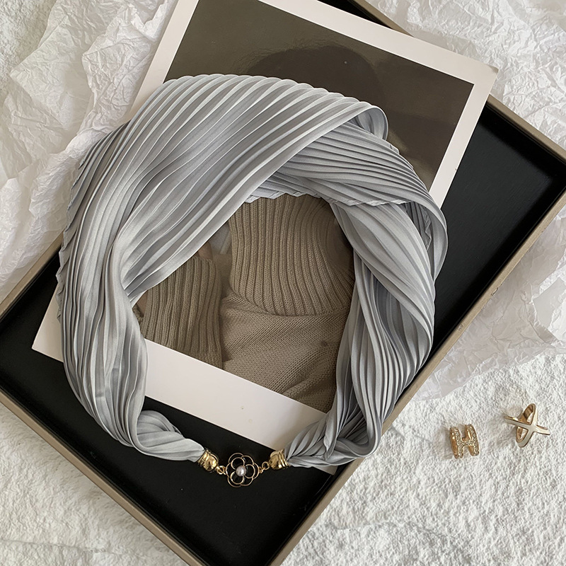 Pañuelo de seda arrugado de seda de imitación magnética con hebilla de rosa de color sólido de verano, protector solar, bufanda decorativa profesional ligera de todo fósforo