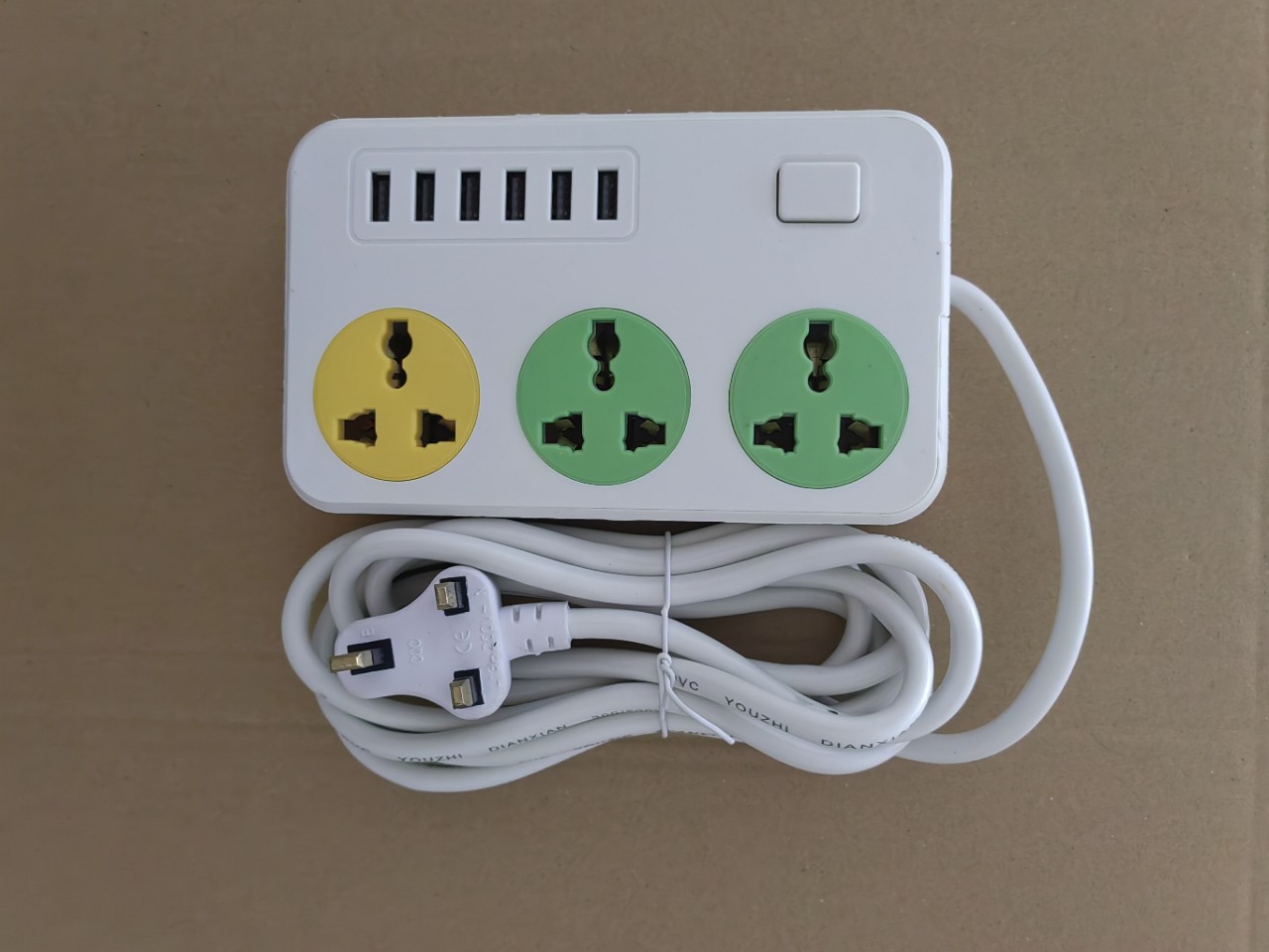 Transfronterizo de comercio exterior de interruptor de la Junta al por mayor de energía porosa enchufe de enchufe USB enchufe inteligente