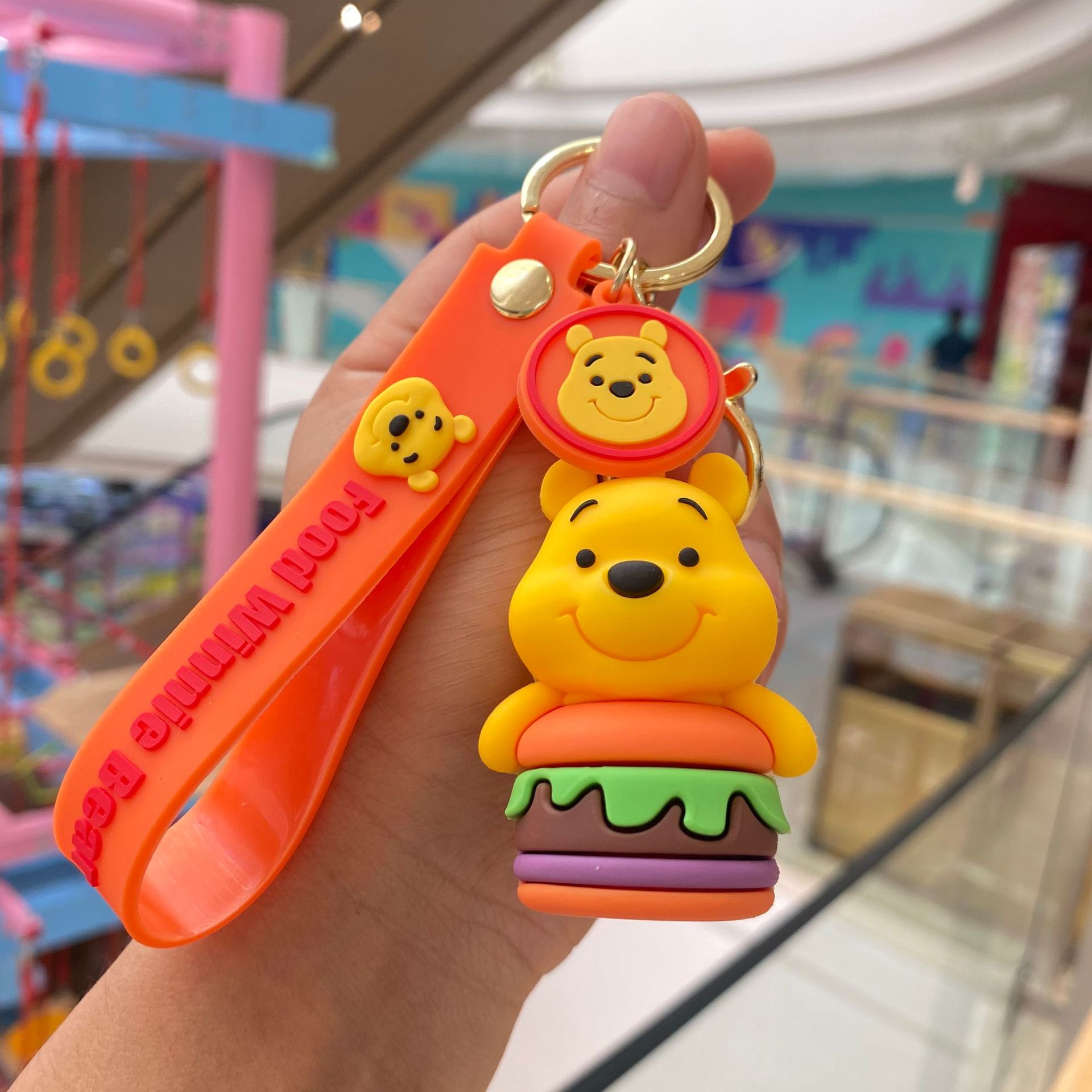 Creativo de dibujos animados postre Winnie the Pooh llavero lindo queso papas fritas Pequeño Oso amarillo colgante bolsa adornos al por mayor